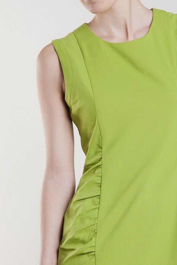 Vestido verde fruncidos detalle